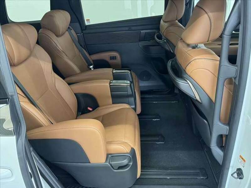 VELLFIRE-17