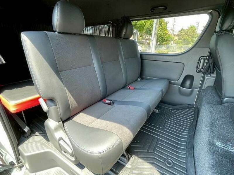 HIACE VAN