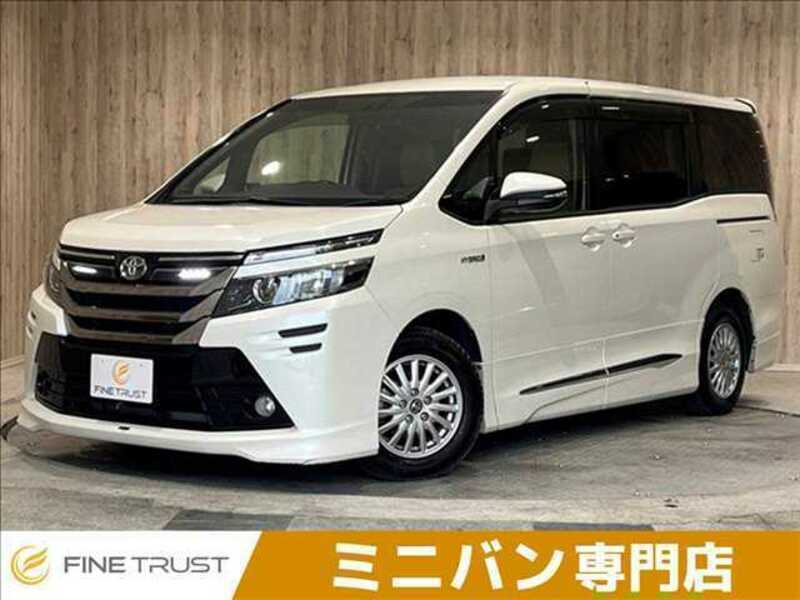 TOYOTA VOXY