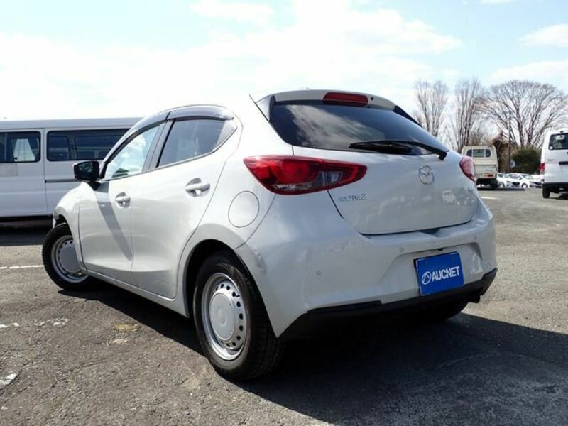 MAZDA2
