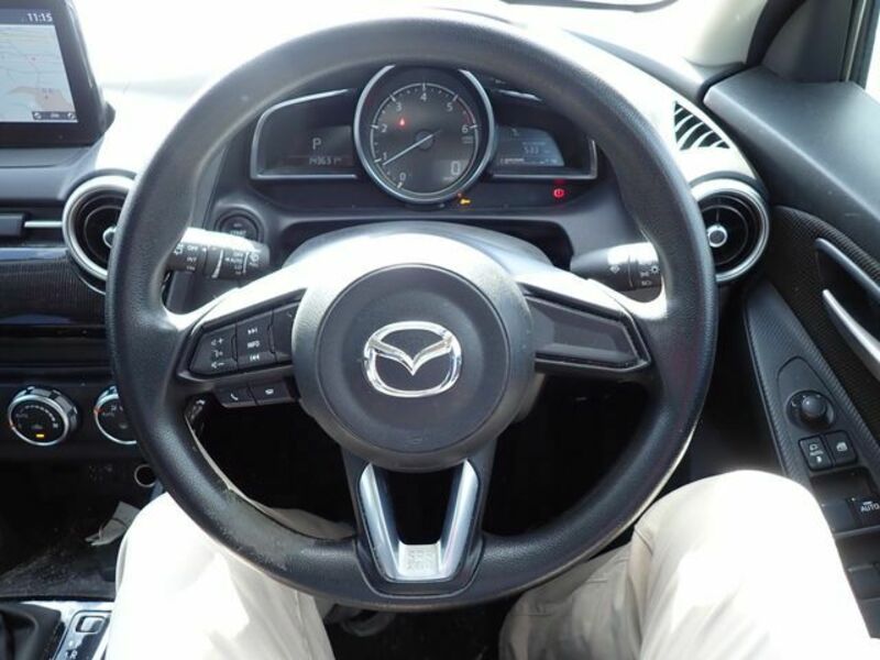 MAZDA2