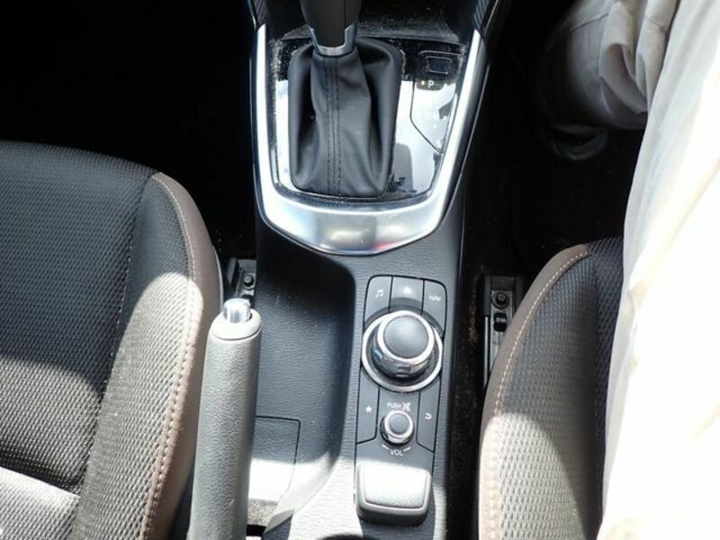 MAZDA2