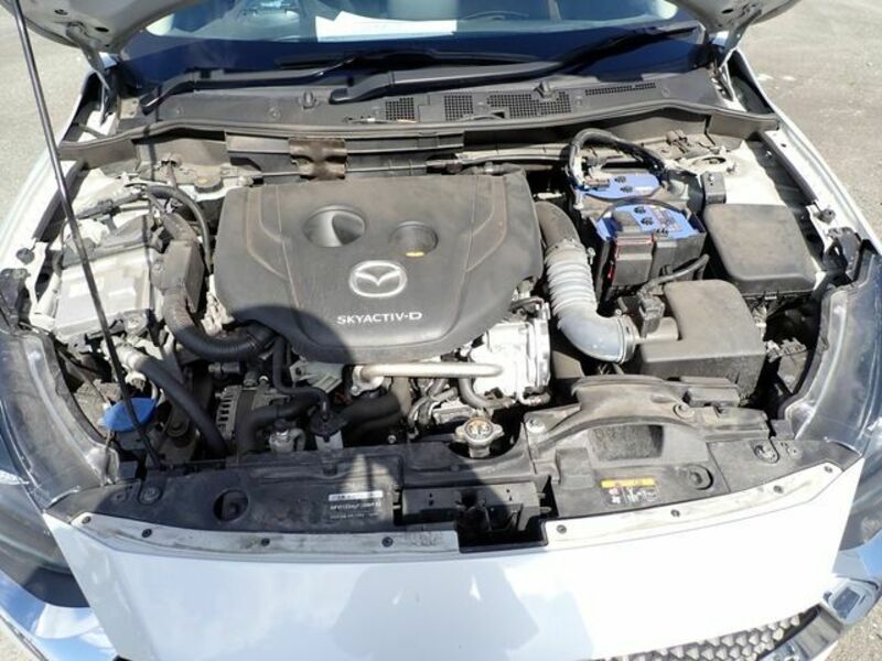 MAZDA2