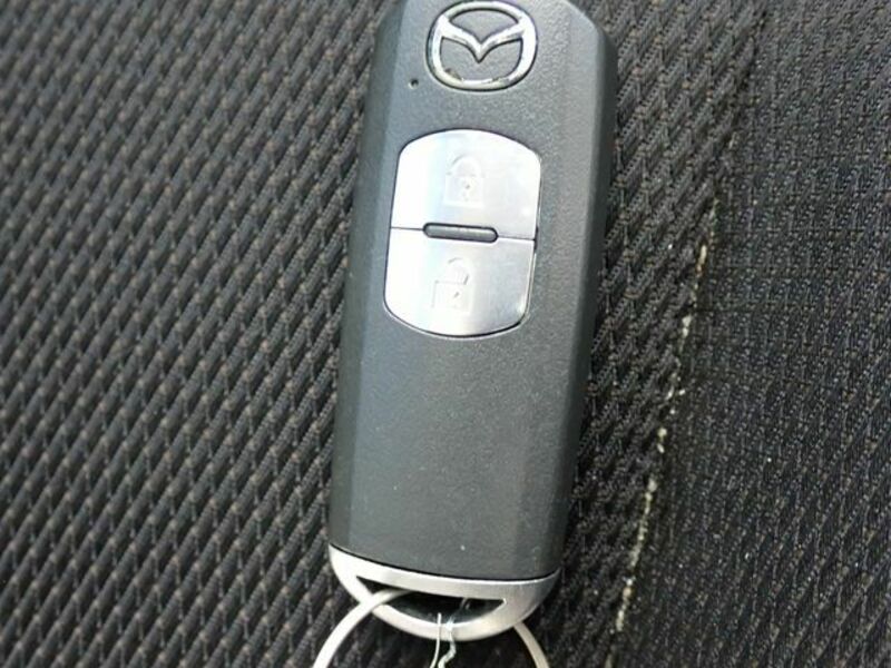 MAZDA2