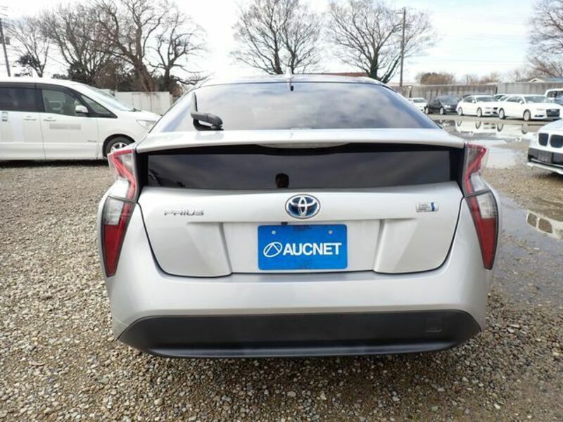 PRIUS-4