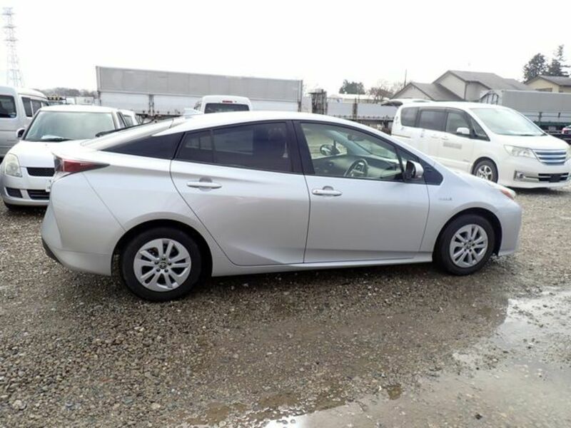 PRIUS-6