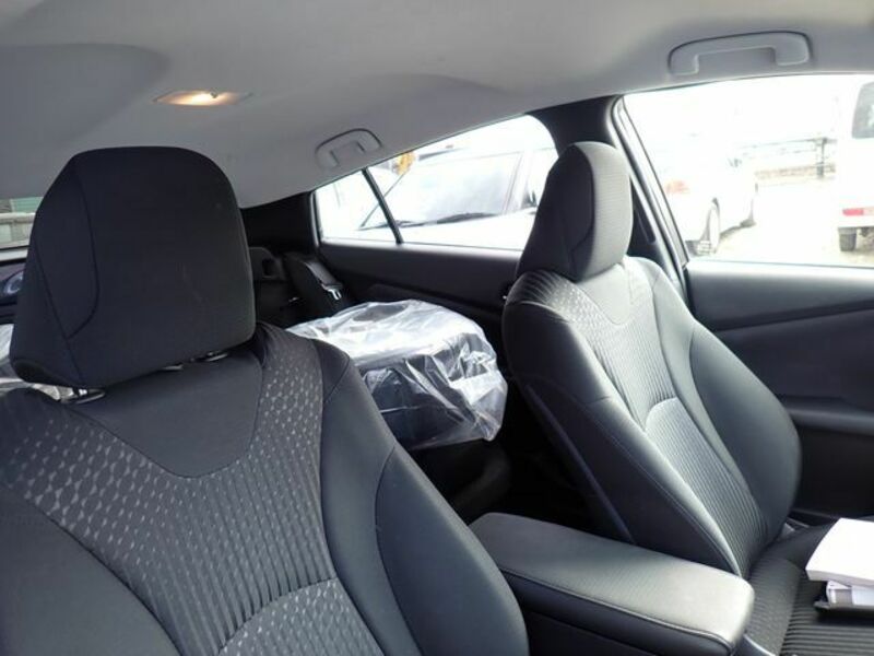 PRIUS-13