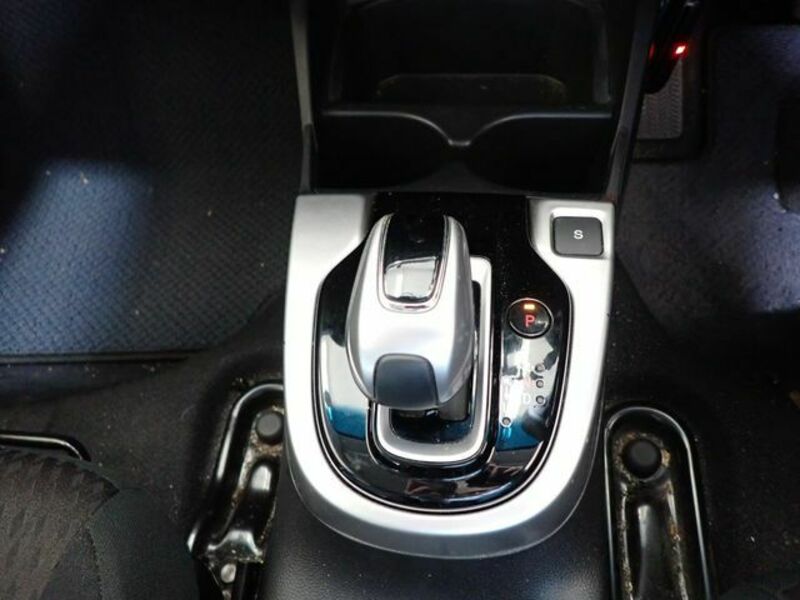 FIT HYBRID-11