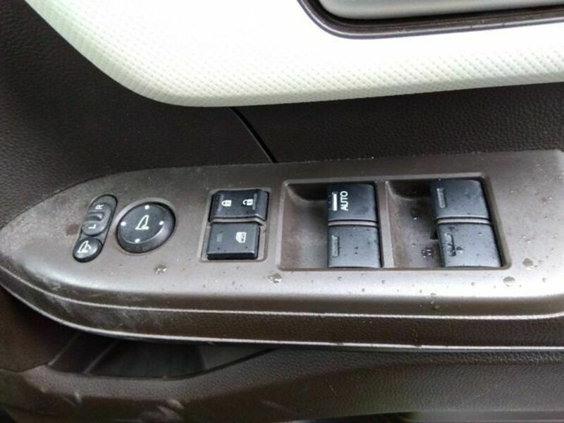 N BOX