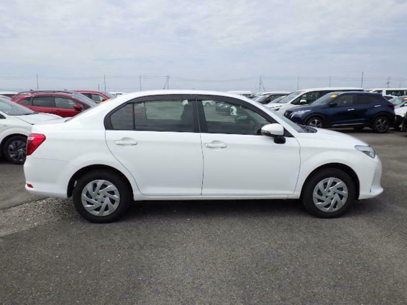 COROLLA AXIO