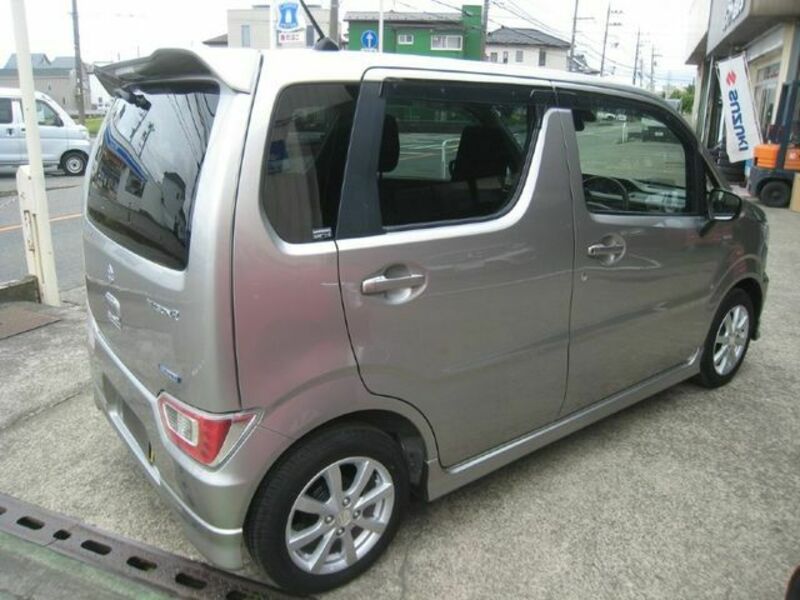 WAGON R