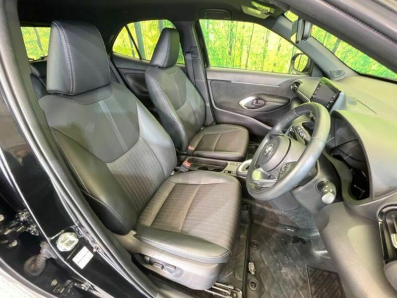 YARIS CROSS