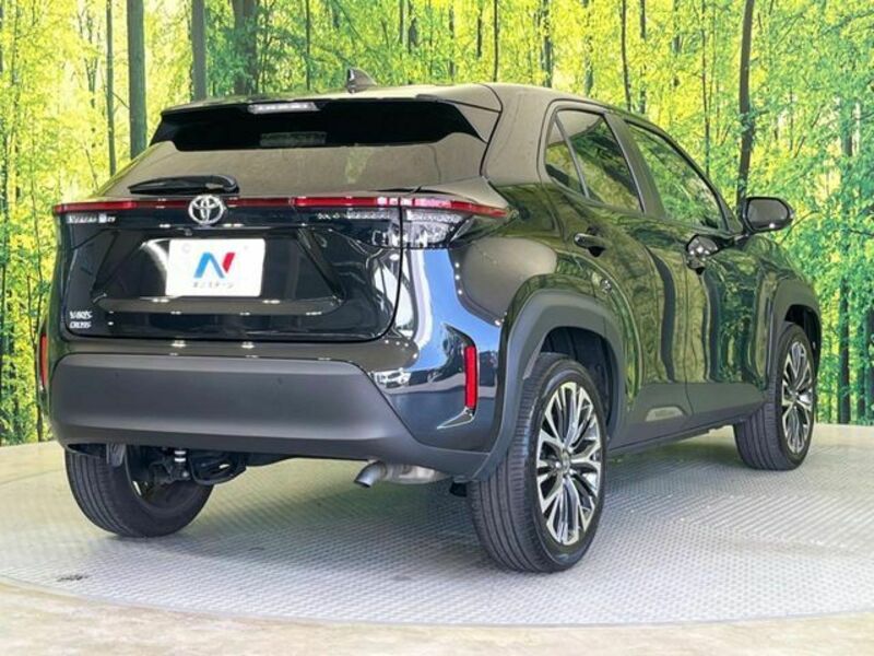 YARIS CROSS