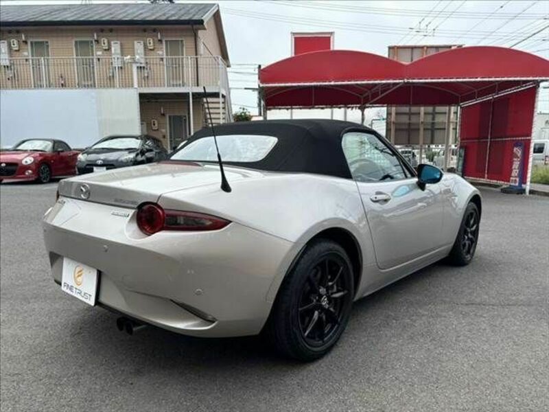 ROADSTER