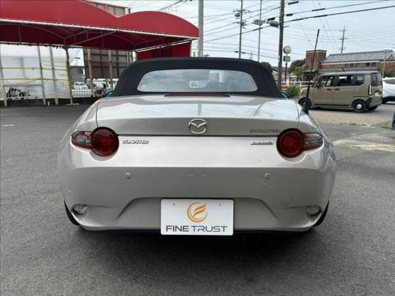 ROADSTER