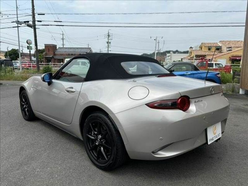 ROADSTER
