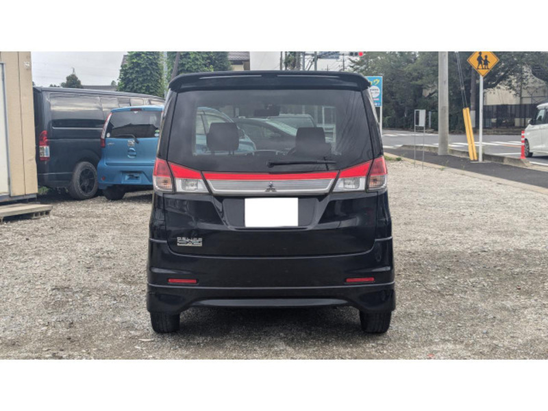 DELICA D2