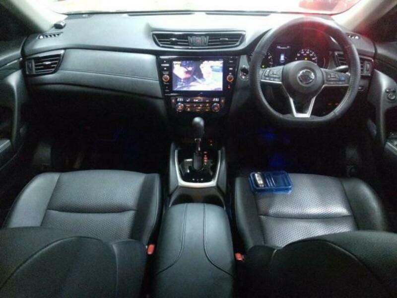 X-TRAIL