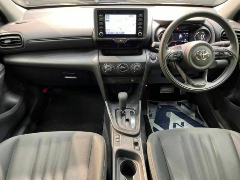 YARIS CROSS