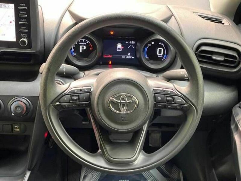 YARIS CROSS