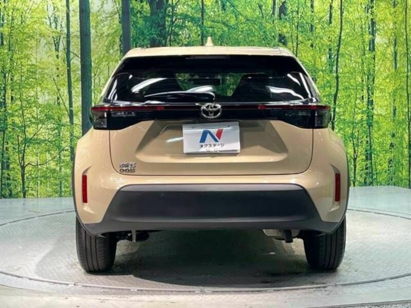 YARIS CROSS