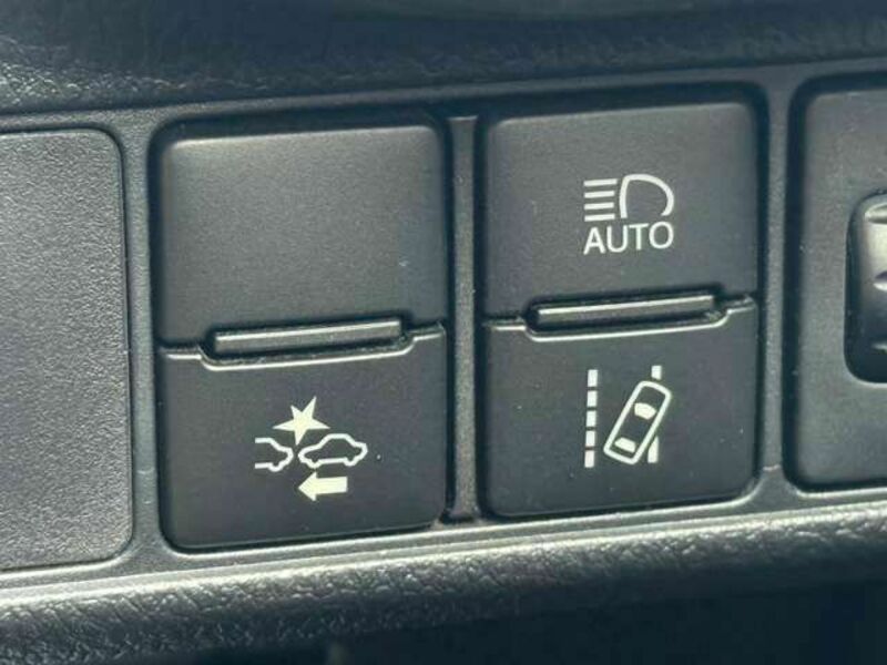 COROLLA AXIO