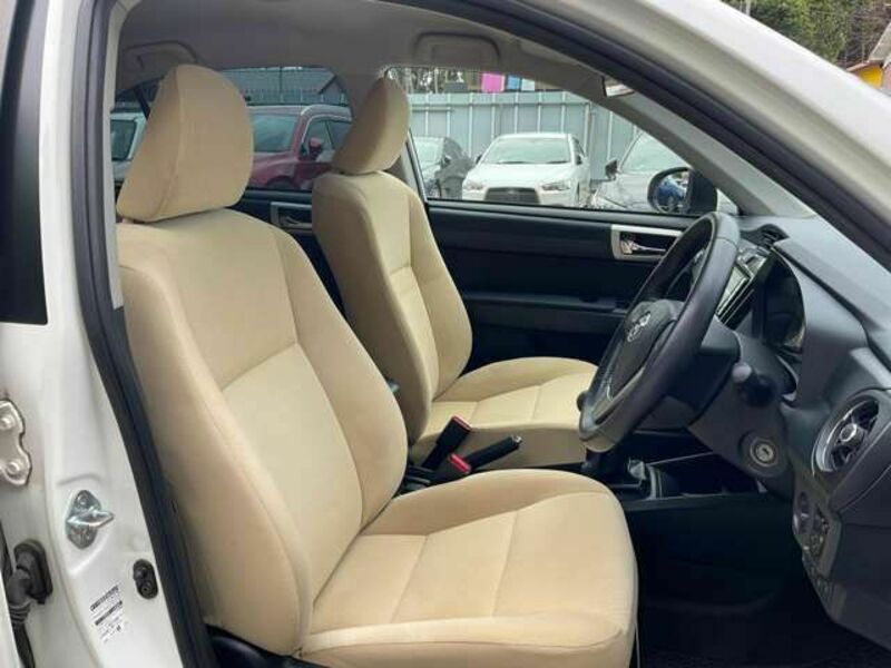 COROLLA AXIO