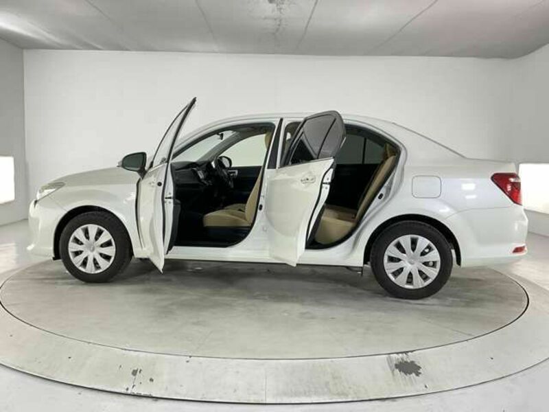 COROLLA AXIO