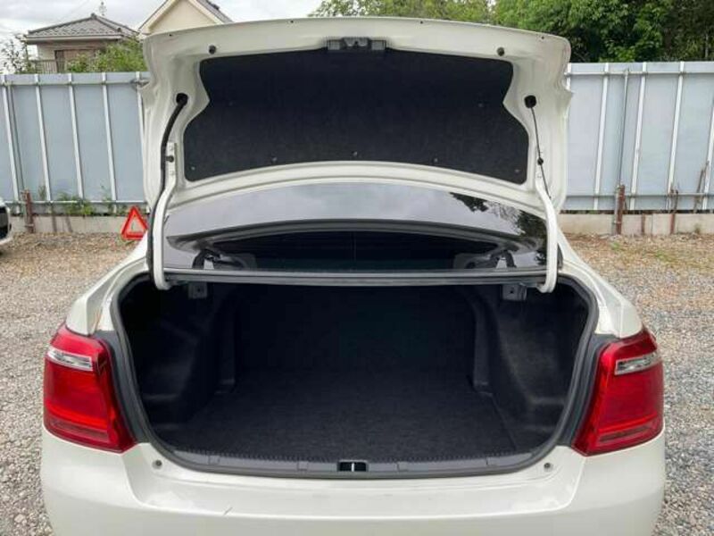 COROLLA AXIO