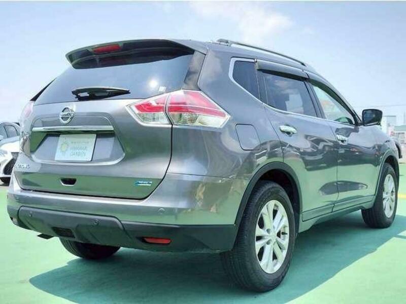 X-TRAIL