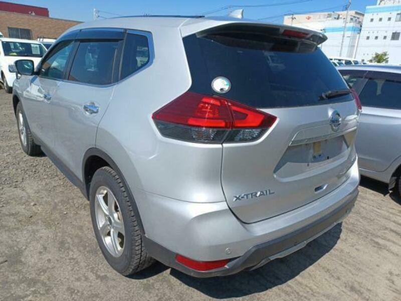 X-TRAIL