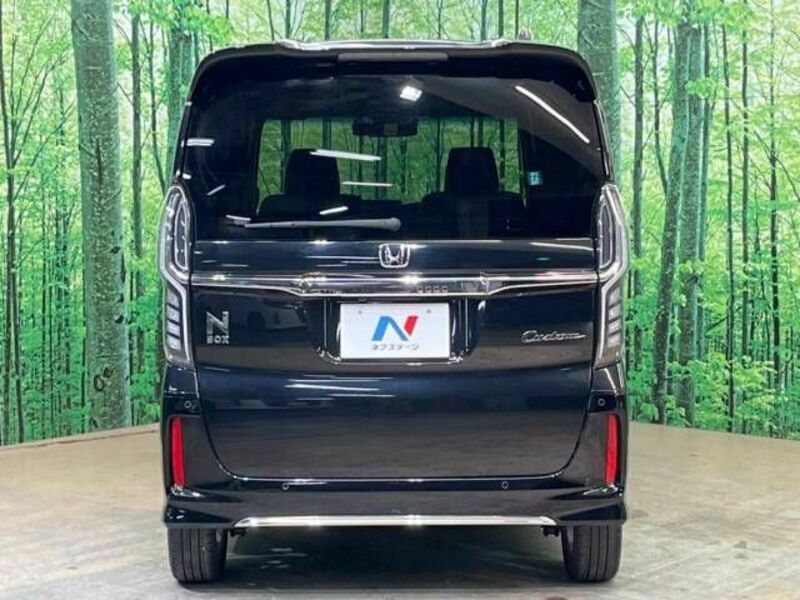 N BOX CUSTOM