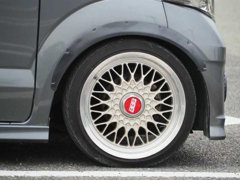 N BOX CUSTOM