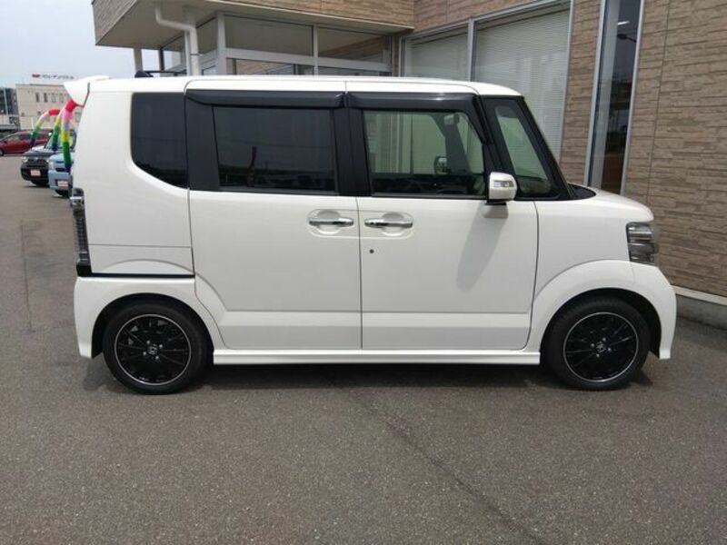 N BOX CUSTOM