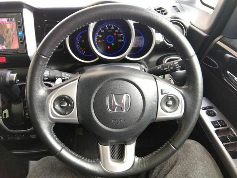 N BOX CUSTOM