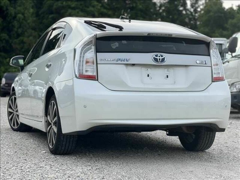 PRIUS PHV