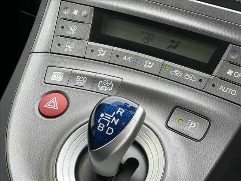 PRIUS PHV