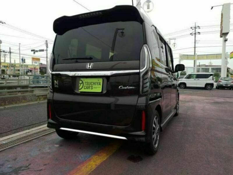 N BOX CUSTOM