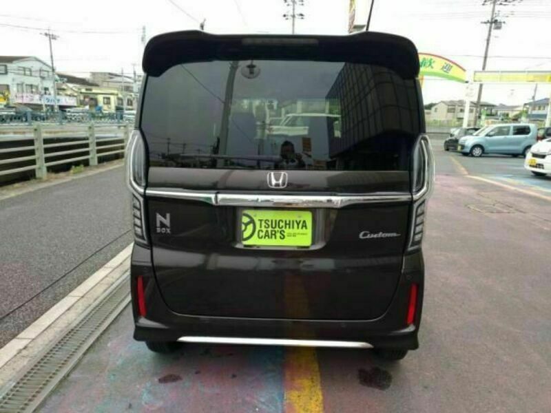 N BOX CUSTOM