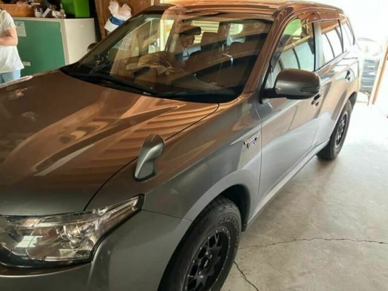 MITSUBISHI OUTLANDER PHEV
