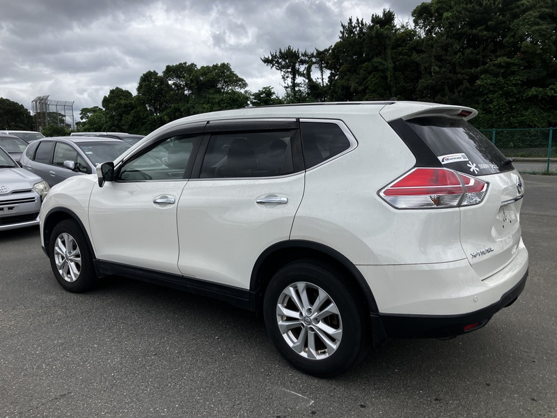 X-TRAIL
