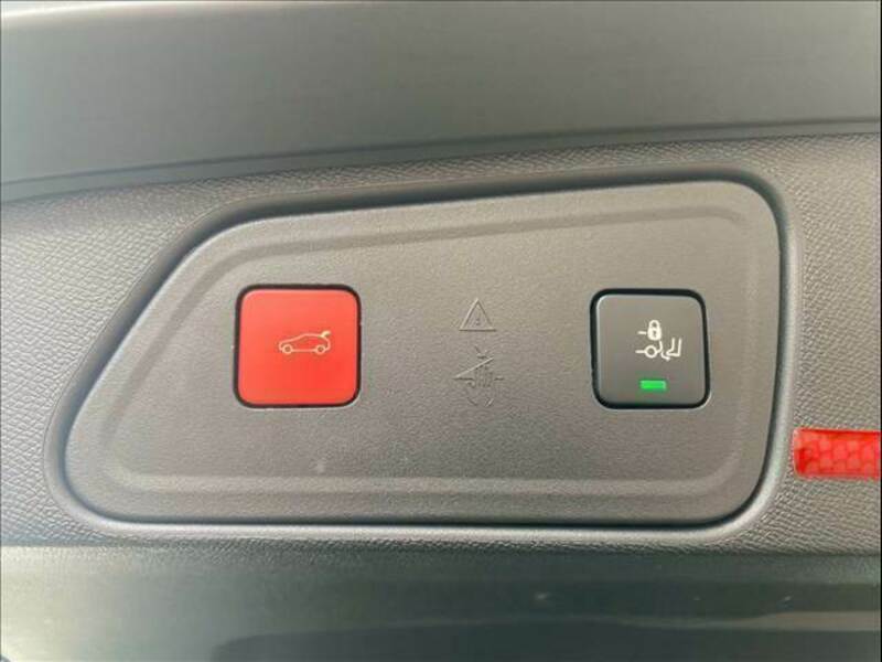 3008