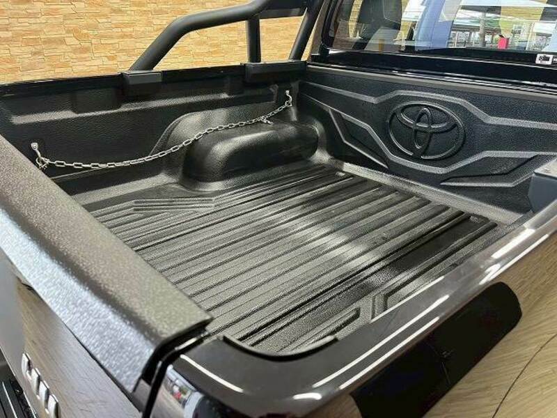 HILUX