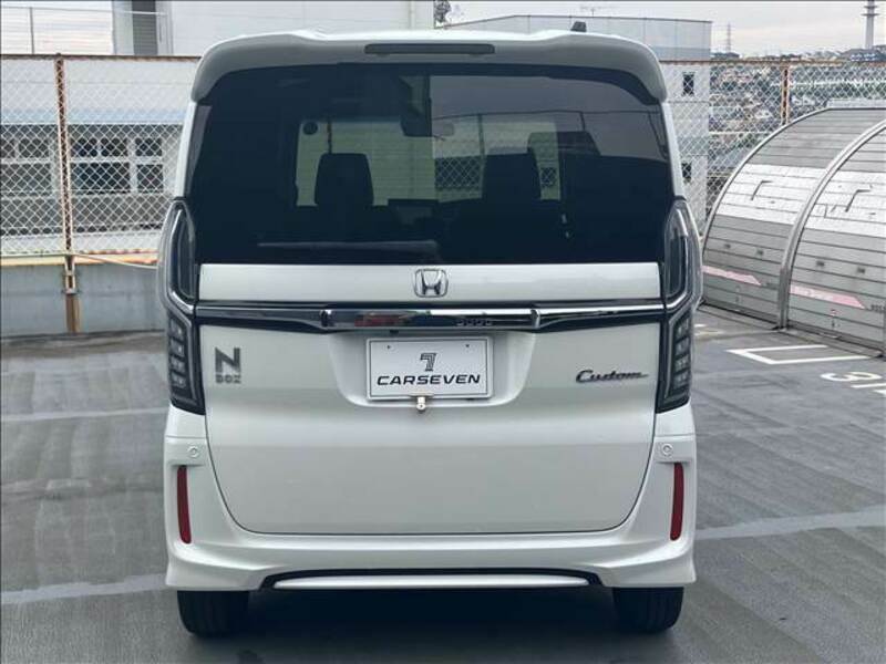 N BOX
