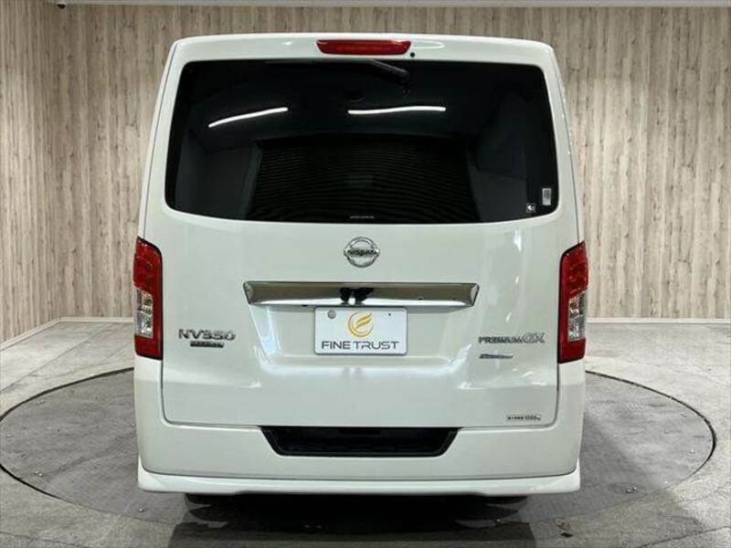 NV350 CARAVAN-17
