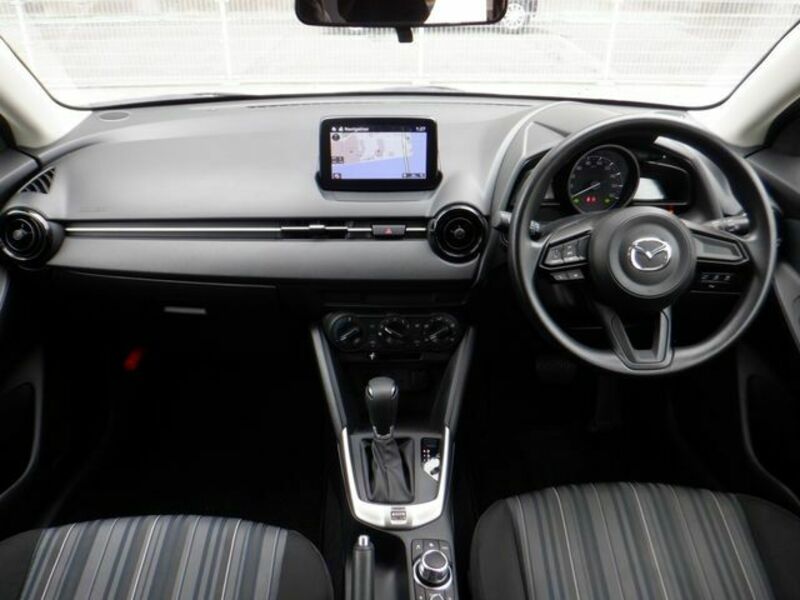 MAZDA2