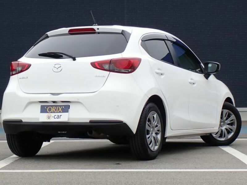 MAZDA2