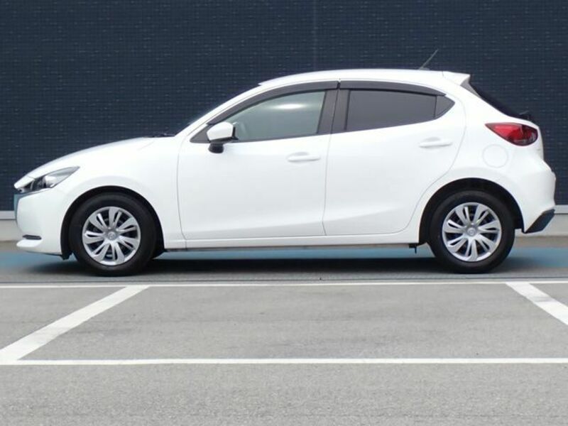 MAZDA2