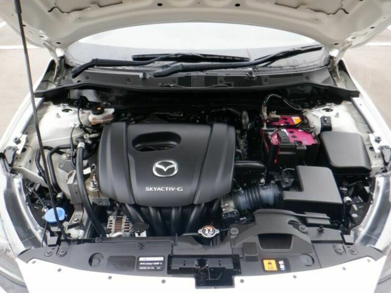 MAZDA2