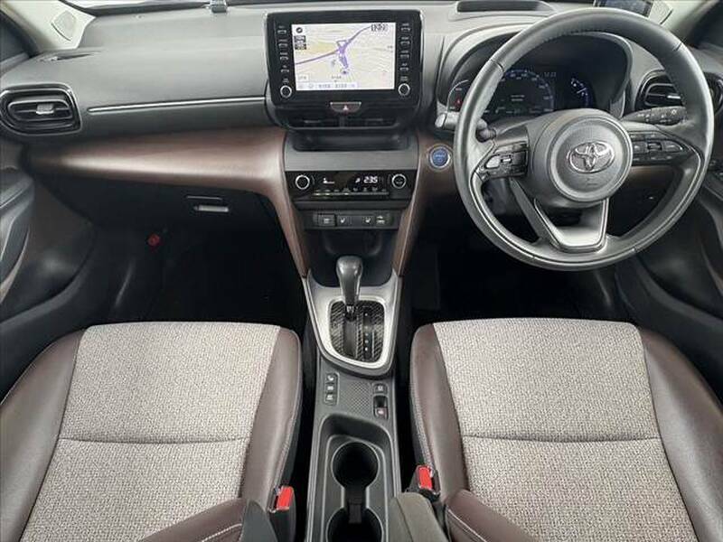 YARIS CROSS